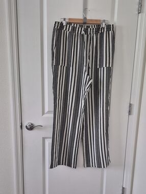 Women's Black & White Striped Relaxed Wide Leg Pants